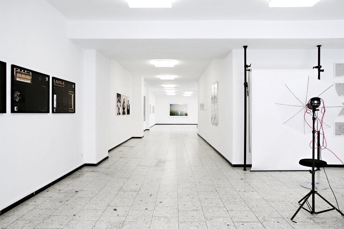 Im Keller brennt noch Licht – case – Projektraum der Fotografie